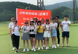 揮越巔峰、縱情果嶺，潔博士冠軍小組鐘山高爾夫體驗之旅
